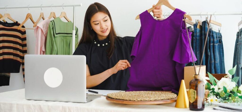 How to sell clothes online